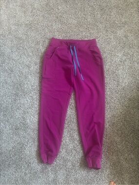 Womens Figs Fuchsia Zamora Joggers - small